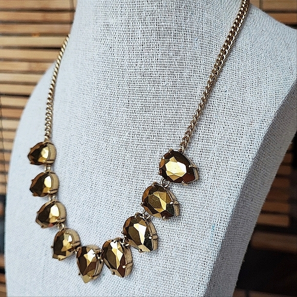 J. Crew Brand Signed 9 Teardrop Faceted Gold Flash Coating Statement Necklace - Picture 2 of 11